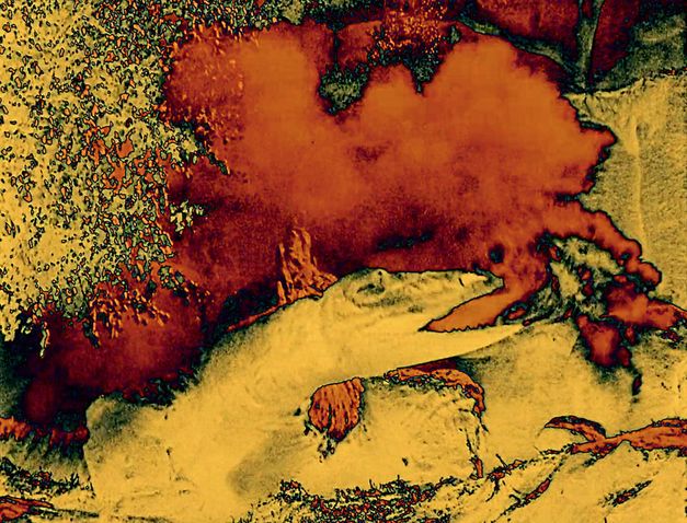 Filmstill aus dem Film "Dragon Tooth" von Rafael Castanheira Parrode. Man sieht abstrakte Formen in rot und gelb.
