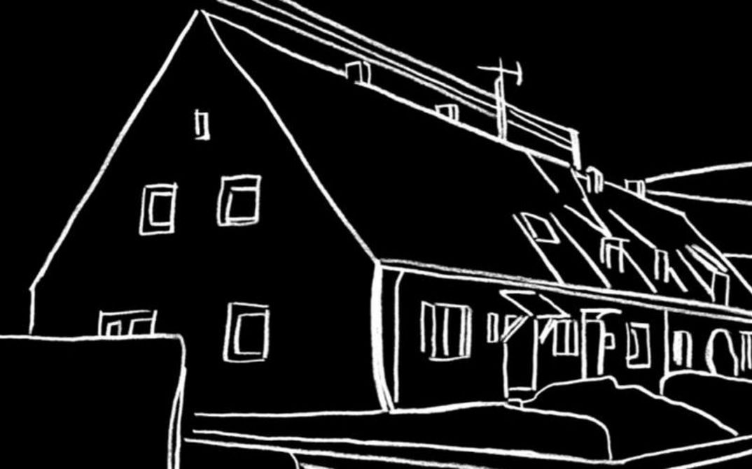 Die Skizze eines Hauses, mit weißem Stift auf schwarzen Grund gezeichnet.