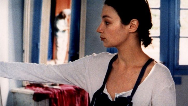Filmstill aus MANGE TA SOUPE. Profilbild von Jeanne Balibar.