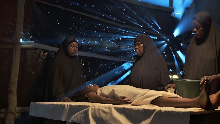 Filmstill aus L’ENVOYÉE DE DIEU von Amina A. Mamani