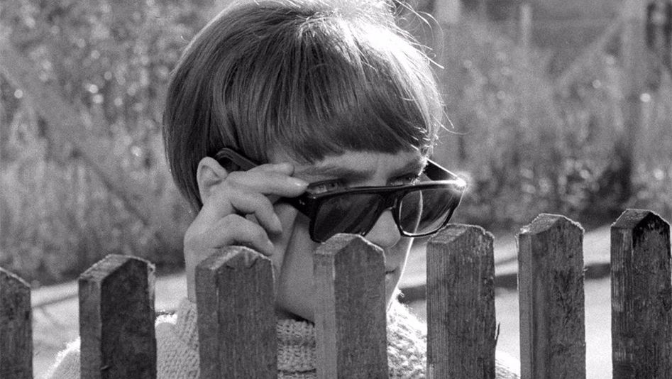 Filmstill from ELTÁVOZOTT NAP (Das Mädchen) by Márta Mészáros