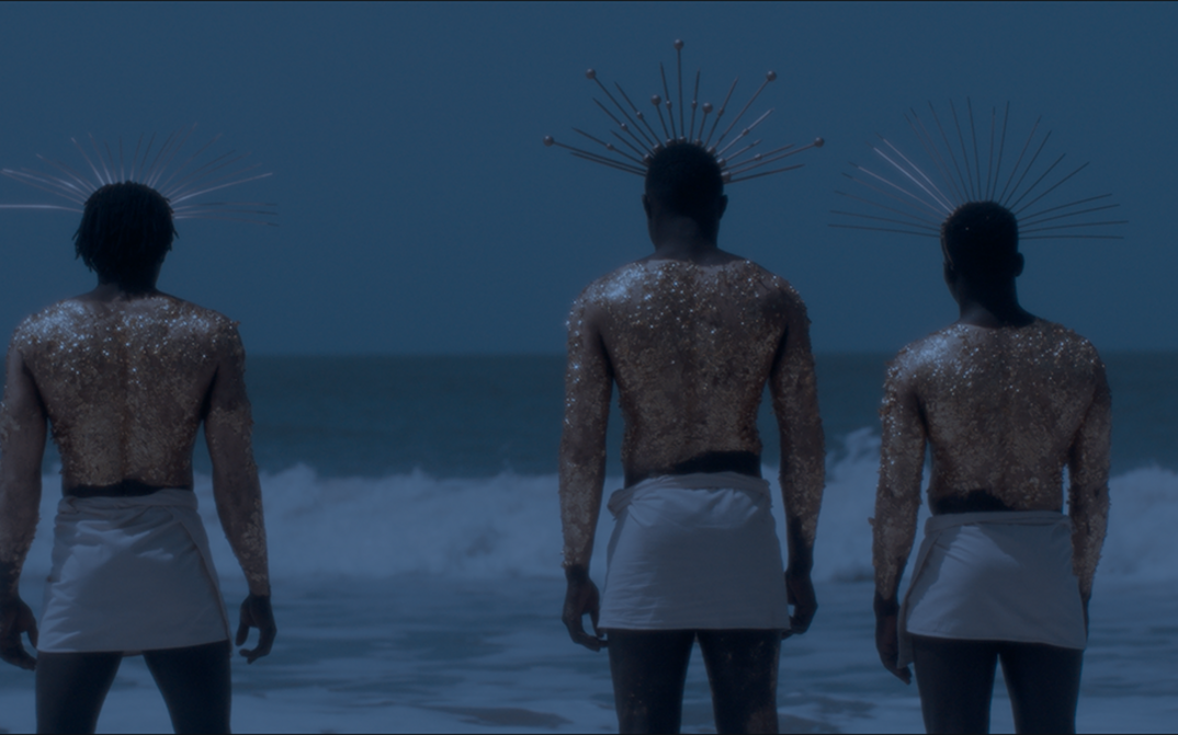 Filmstill aus  À LA RECHERCHE D’ALINE von Rokhaya Marieme Balde