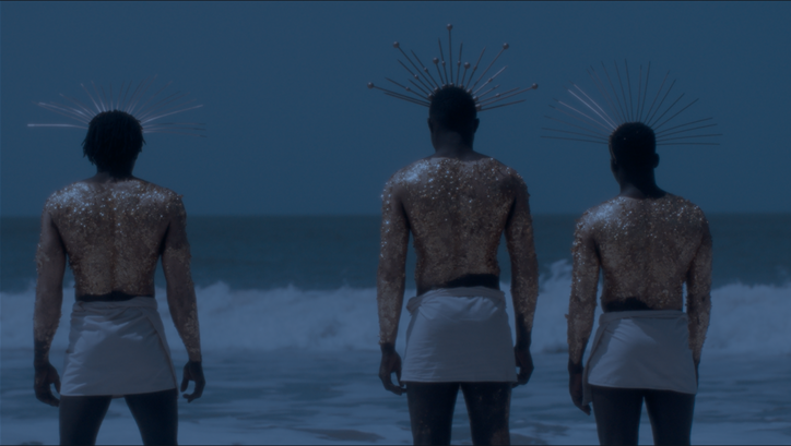 Filmstill aus  À LA RECHERCHE D’ALINE von Rokhaya Marieme Balde