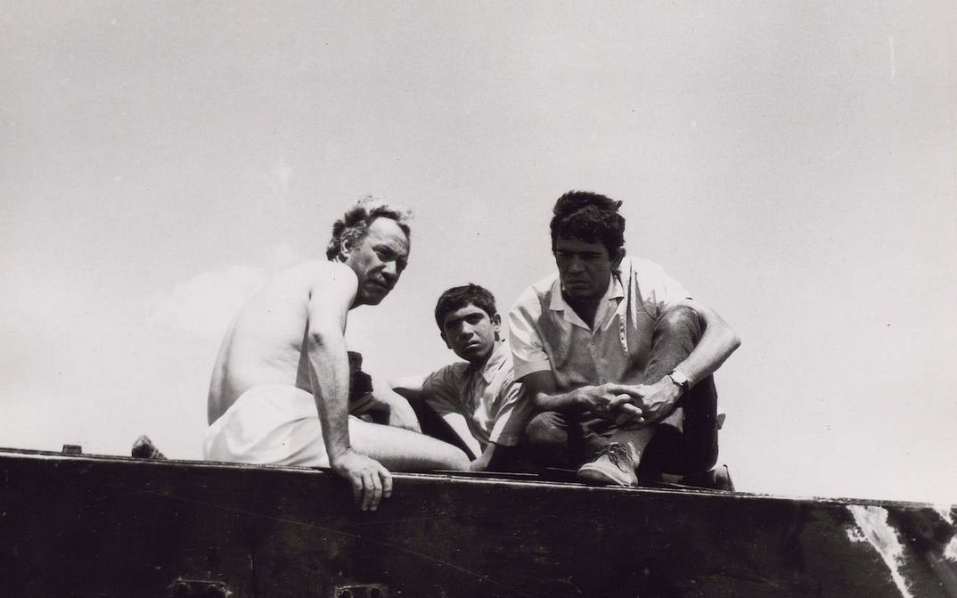 Film still from THE DUPES.