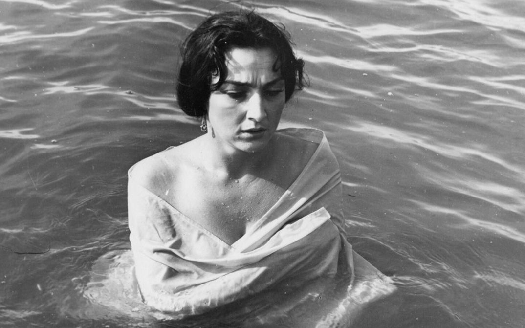 Filmstill from UNDER ONE SKY
