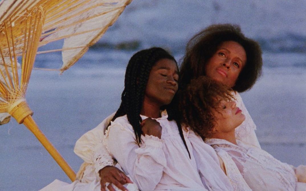 Filmstill from DAUGHTERS OF THE DUST 