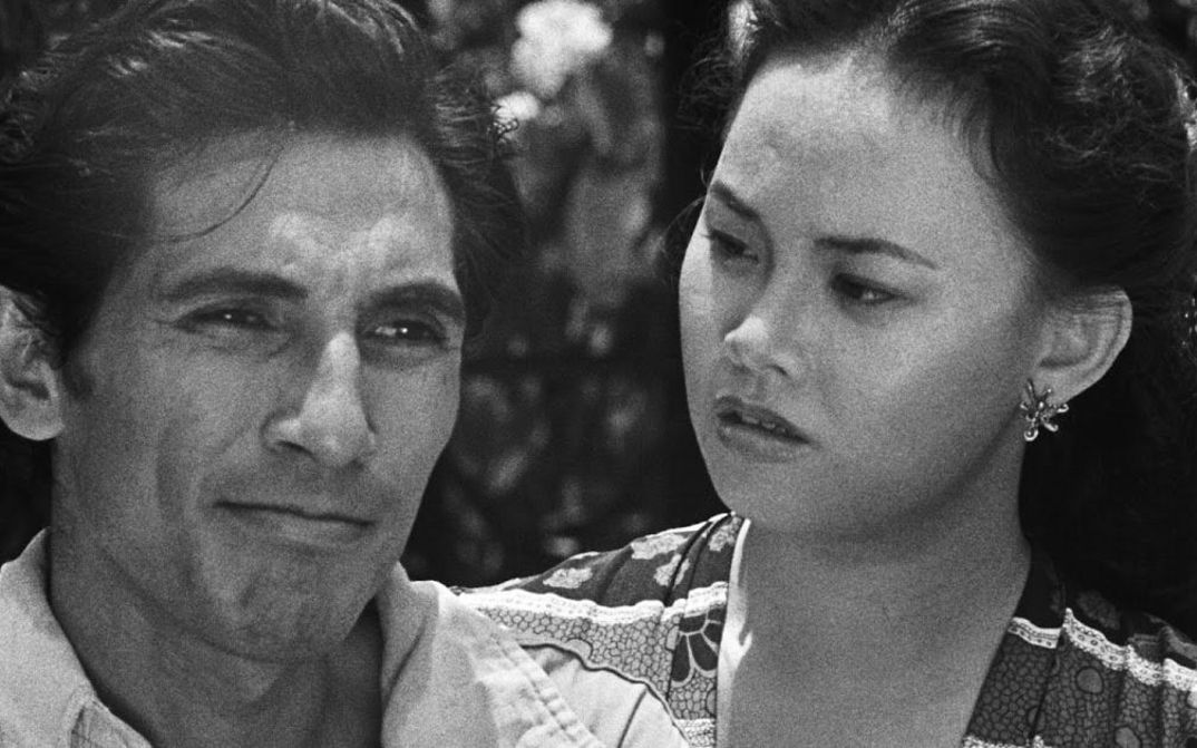 Filmstill from LEWAT DJAM MALAM (After the Curfew)