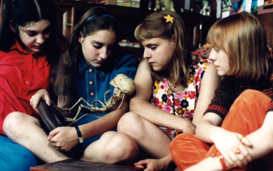 Filmstill from PETITES by Noémie Lvovsky