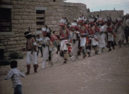 Filmstill aus "Techqua Ikachi, Land – mein Leben" von Anka Schmid, James Danaqyumptewa und Agnes Barmettler