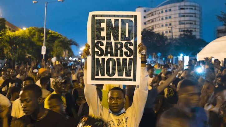 Filmstill aus COCONUT HEAD GENERATION von Alain Kassanda