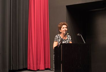 Ruth Beckermann vor Rednerpult