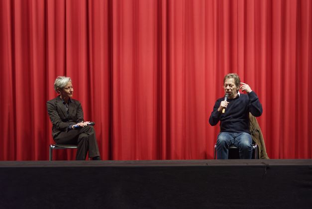 [Translate to English:] Mathieu Amalric and Birgit Kohler in conversation
