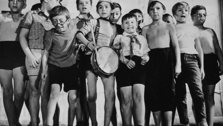 Filmstill aus DOBRO POZHALOVAT, ILI POSTORONNIM VKHOD VOSPRESHCHYON (Herzlich willkommen oder Unbefugten ist der Eintritt verboten)