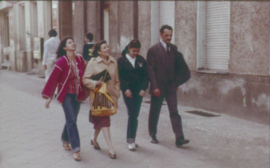 GÖLGE (Still): Die Darsteller Semra Uysal, Birgül Topçugürler, Fatos Alkan, Yüksel Topçugürler