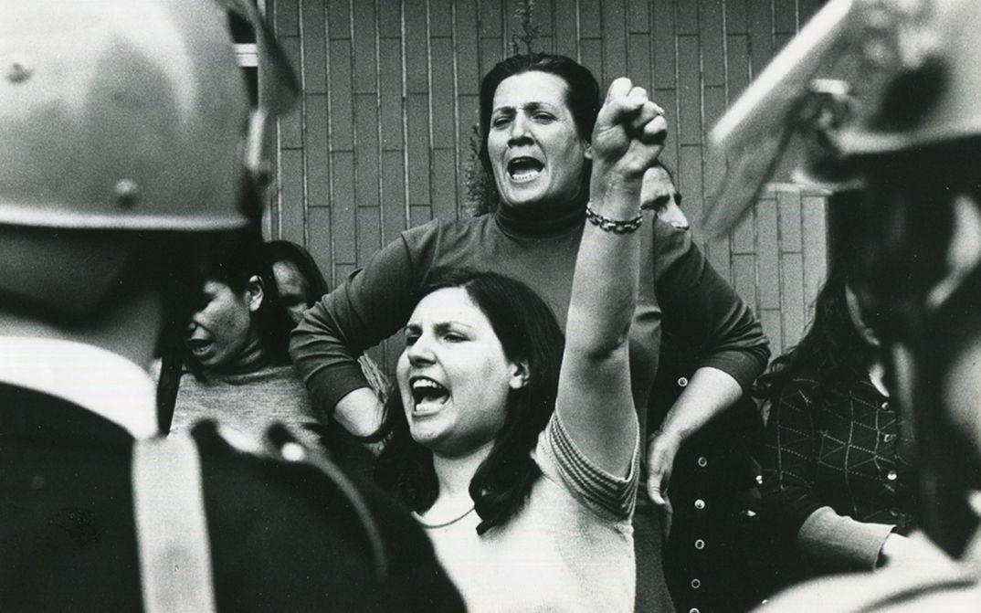 Filmstill from DONNA: VROUWEN IN VERZET (Donna: Women in Revolt) by  Yvonne Scholter