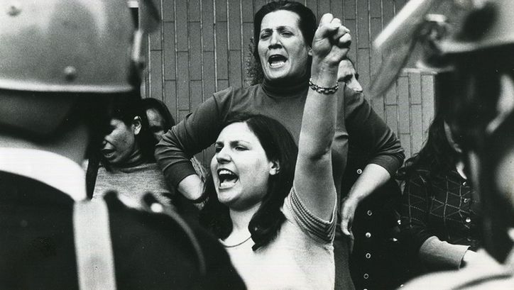 Filmstill aus DONNA: VROUWEN IN VERZET (Donna: Women in Revolt) von  Yvonne Scholter