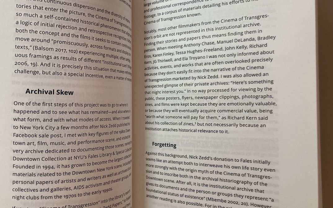 Man sieht eine aufgeschlagene Buchseite in englischer Sprache.