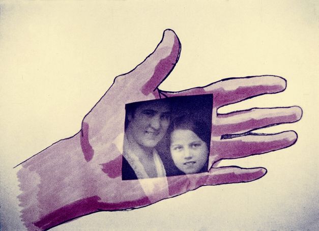 Filmstill aus "Palmistry" von Maria Lassnig. Zu sehen ist eine gezeichnete Hand auf dem ein Foto eines Mannes und einer Frau liegt. 