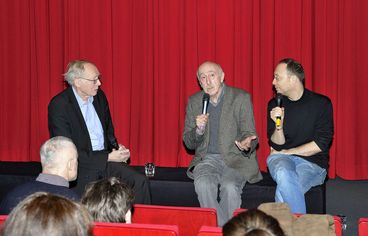 Otar Iosseliani im Kino mit Mikrofon 