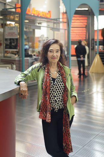 Karin Berger vor Kassenhaus