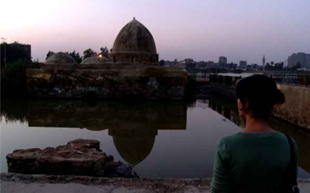Filmstill aus AL-KHOROUG LEL-NAHAR (Coming Forth by Day) von Hala Lotfy